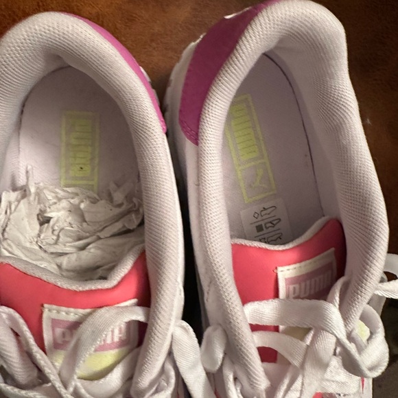Puma Women's Sneakers in White and Pink - Picture 4 of 7